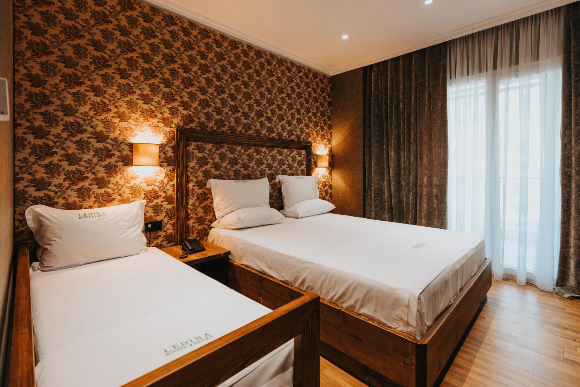 Ledina Hotel Orikum Bagian luar foto